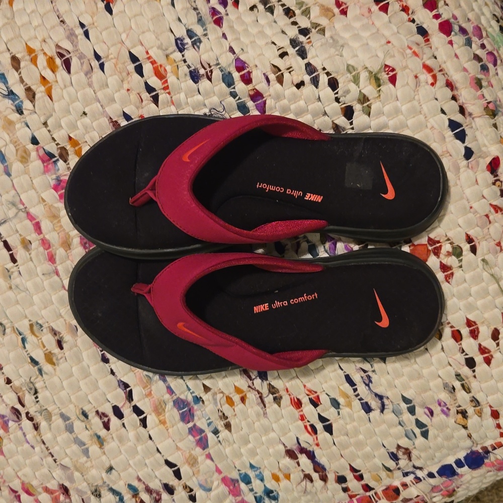 Nike cushion flip flops